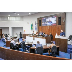 Vereadores de Campo Largo rejeitam dois dos três vetos do prefeito à projetos do Legislativo